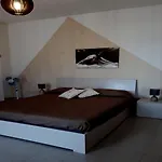 Nicole - Luminoso Apartment